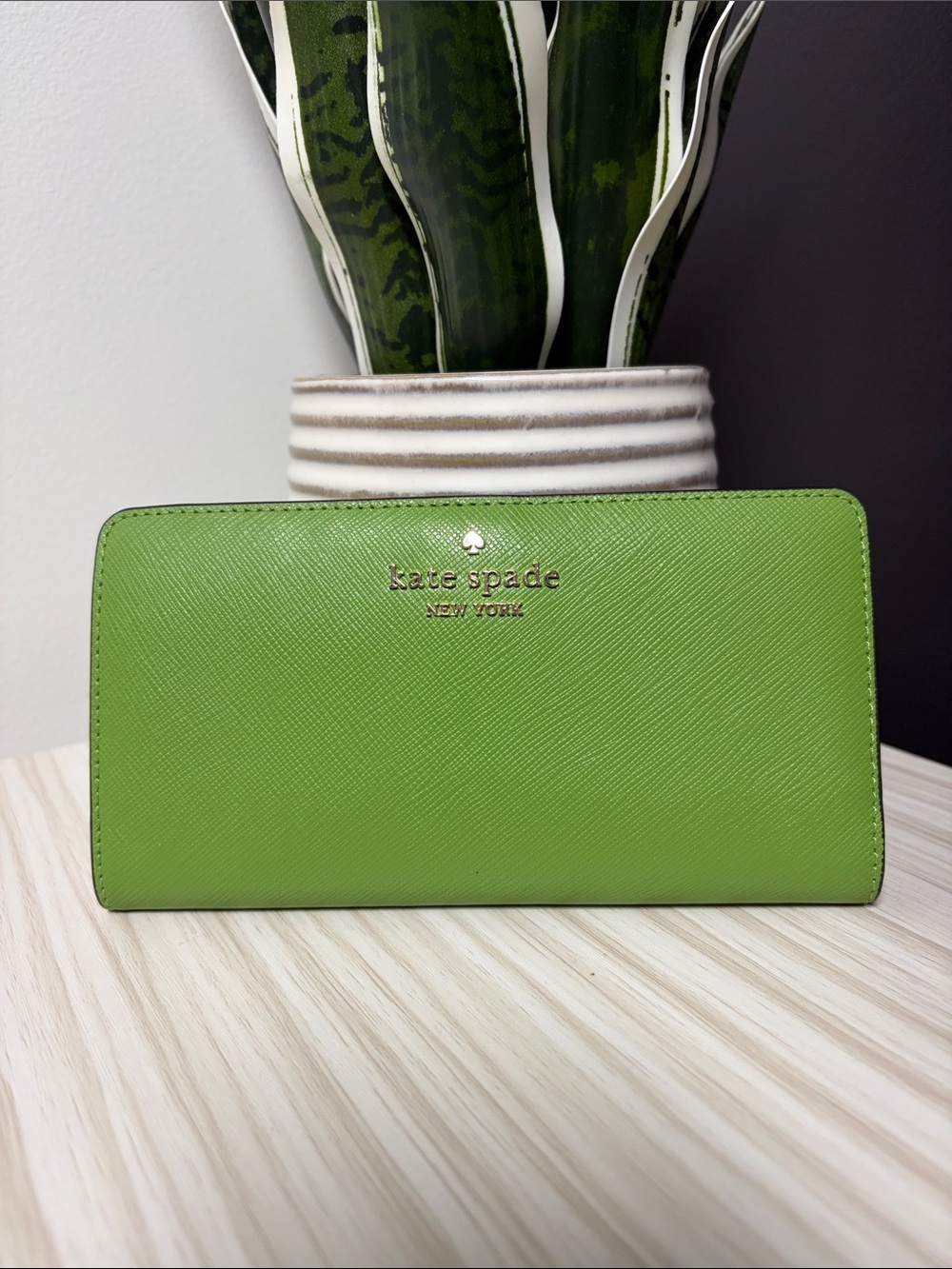 kate spade New York Madison Slim Bifold Wallet!! NWOT 💚